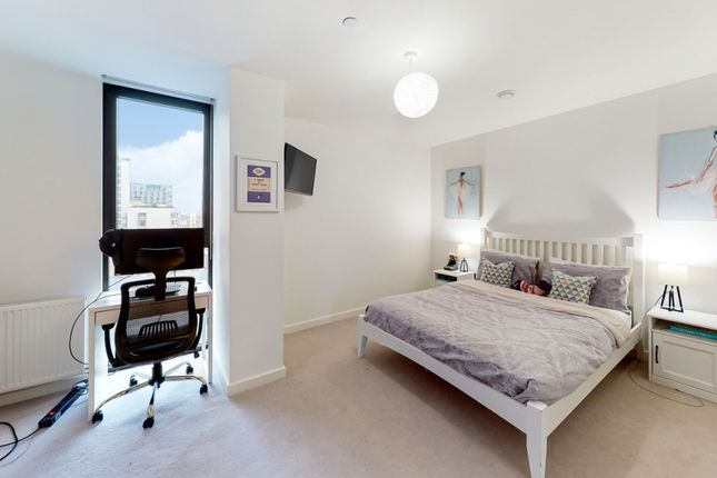 Flat for sale in Barge Walk, London