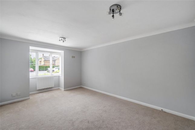 12 Dukes Court,,, Brighton Road, Addlestone photo 2