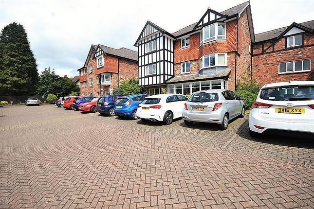 Thumbnail Flat to rent in Grove Avenue, Wilmslow