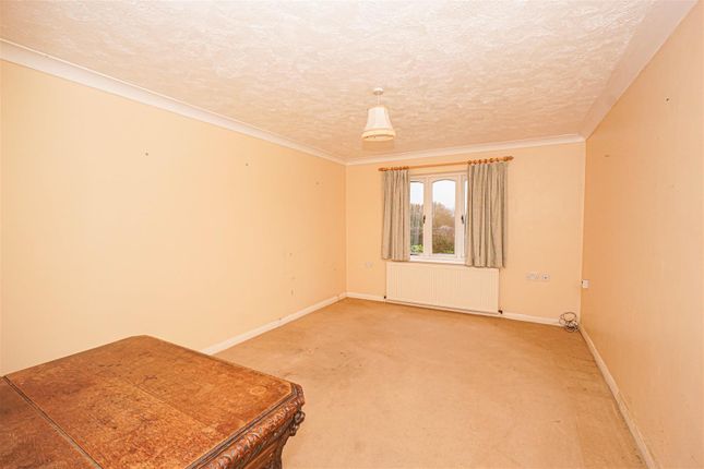 Flat 2, Shepherds Court, Shepherds Way, Hastings photo 3