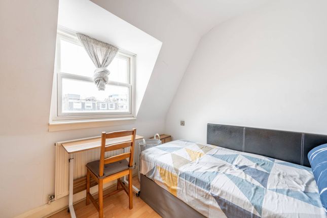 Flat for sale in Inverness Terrace, Bayswater, London