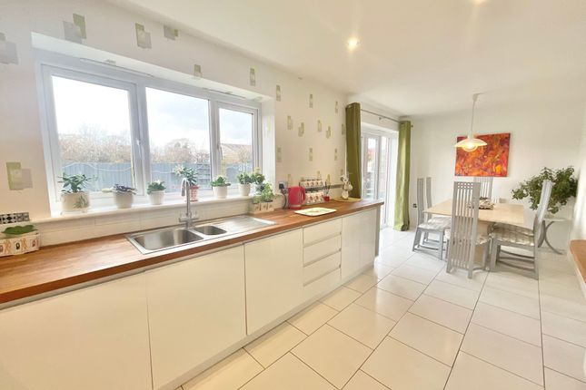 Detached house for sale in Oaks Close, Aston