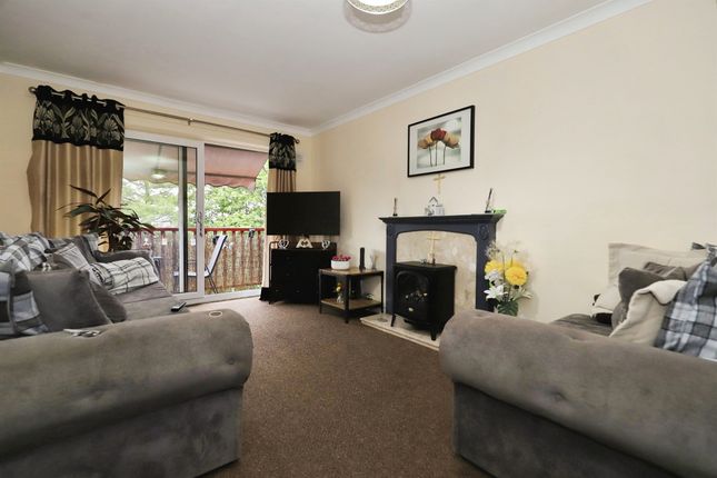 17, St. Andrews Green, Kidderminster photo 4