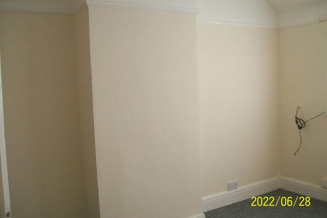 Overpool Road, Ellesmere Port photo 2