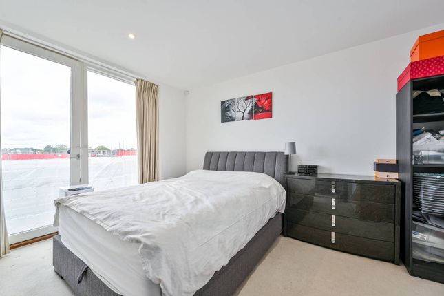 Thumbnail Flat for sale in Handley Drive, Kidbrooke, London