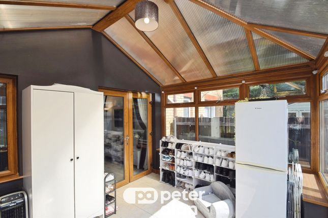 27, Sycamore Court, Port Talbot photo 4