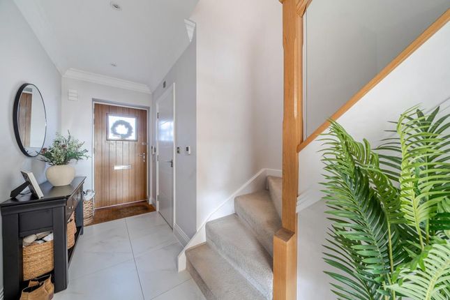 8 COULING CLOSE, Woodstock Road, Kidlington photo 2