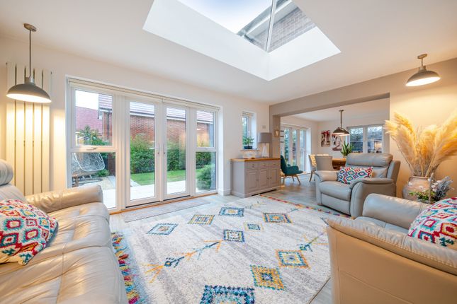 22, Longhurst Avenue, Cranleigh photo 4