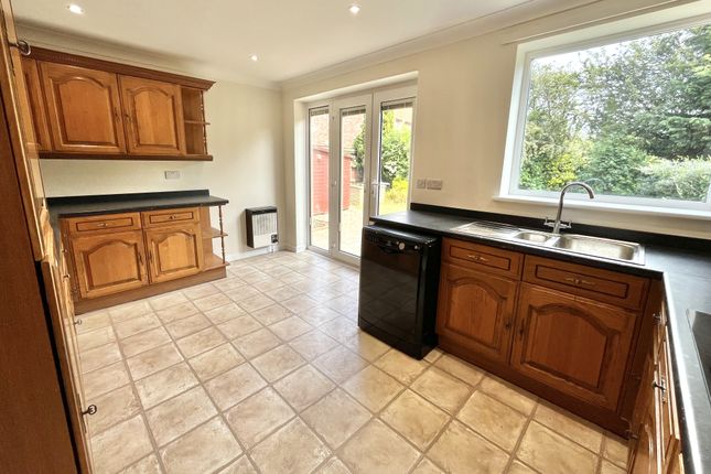 7, Meadow Drive, Doncaster photo 4