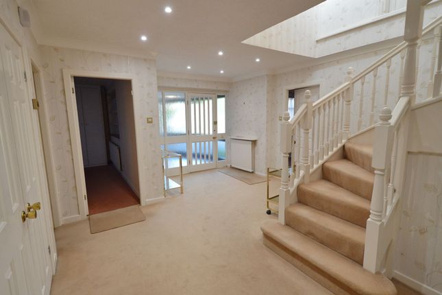 16 Ten Acre Drive, Manchester photo 3