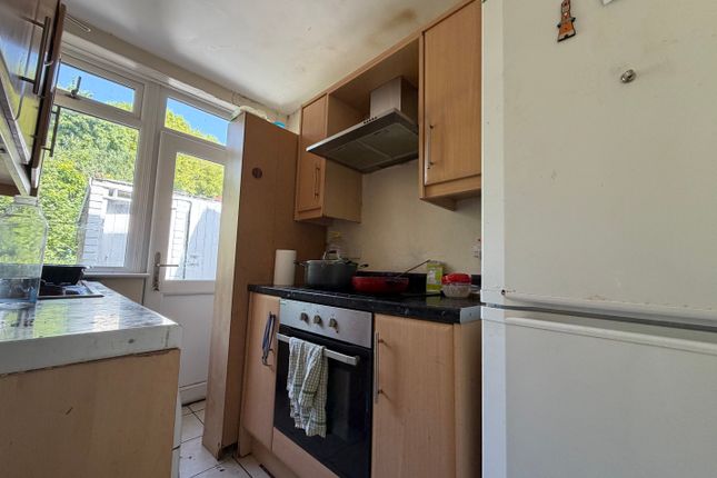 41, Woodleigh Avenue, BIRMINGHAM photo 3