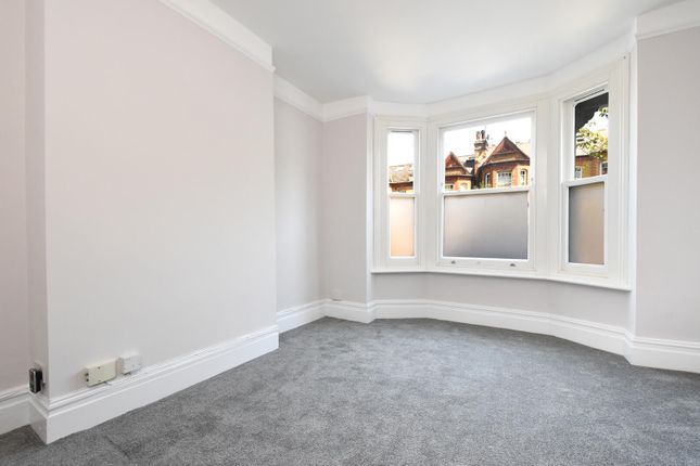 Ground Floor Flat, 34, Beauval Road, London photo 2
