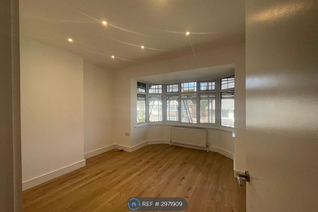 A Park Lane, Harrow photo 3