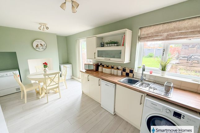 10, Pennine Avenue, Alfreton photo 3