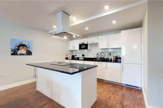 Flat for sale in Roseberry Place, London