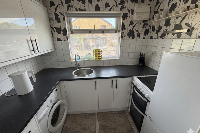 17A, Milton Keynes photo 3