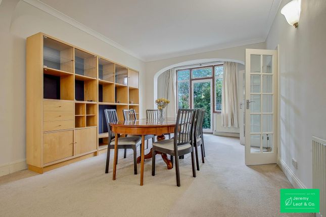 31, Neeld Crescent, London photo 4