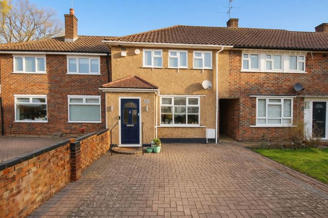 32, Lemsford Court, Borehamwood photo 3