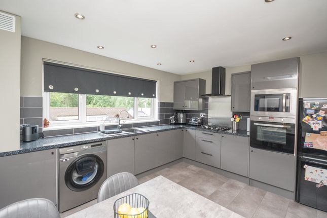 104, Lime Crescent, Cumbernauld photo 4