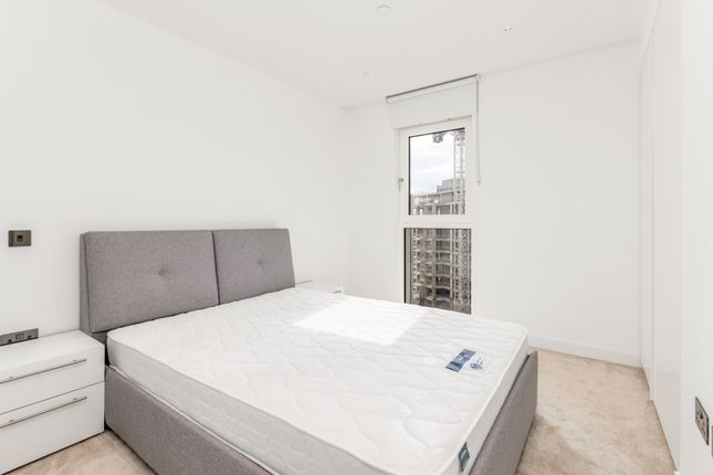 Flat for sale in Belvedere Row Apartments, White City Living, London