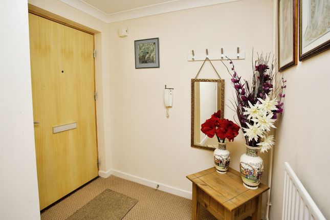Flat for sale in James Road, Gosport