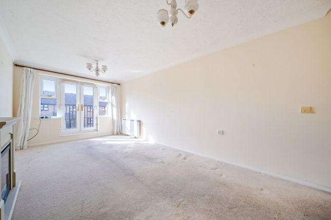 30A,, Postern Close, Fareham photo 3