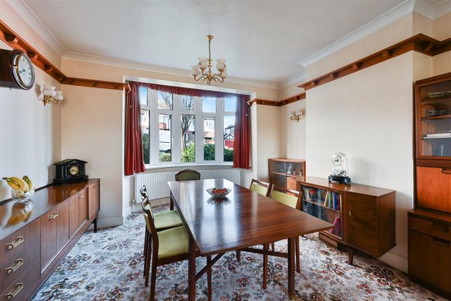 29, Sunnymede Avenue, Carshalton Beeches photo 3