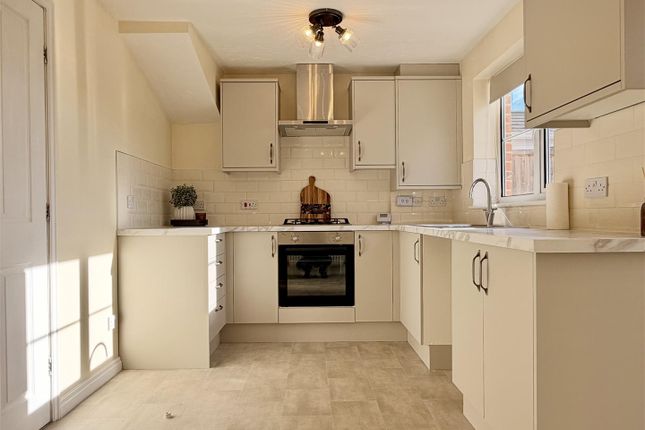 10, Cusworth Grove, Doncaster photo 2