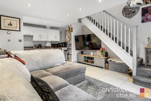 53 Isabel Gate, Cheshunt, Hertfordshire photo 2