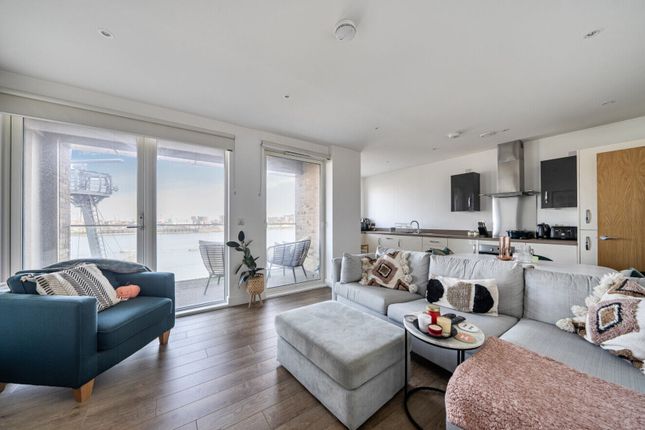 Reminder Lane, North Greenwich photo 2