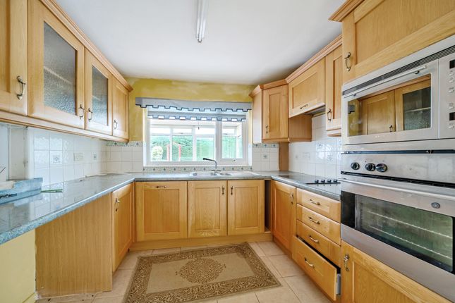 53, Penwood Heights, Newbury photo 3