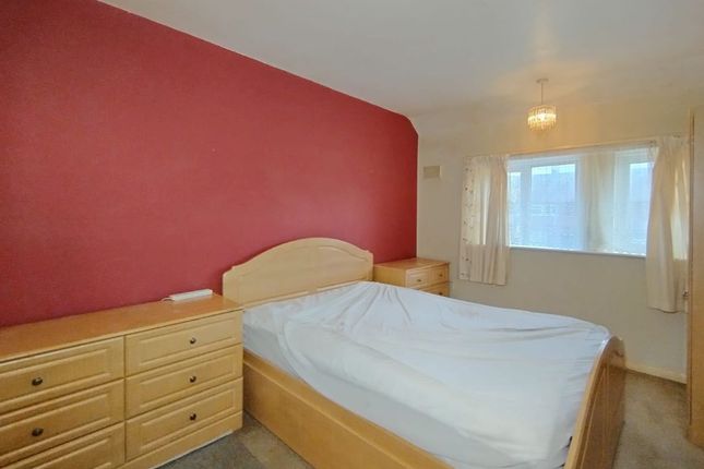 Aycliffe Road, Borehamwood photo 4