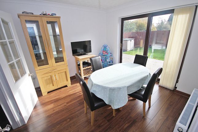 2, Astwood Drive, Bedford photo 4