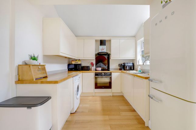 30 Coronation Road, Nottingham photo 4