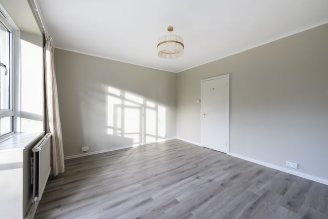 Flat 1, Troyes House,, Lawn Road, London photo 4