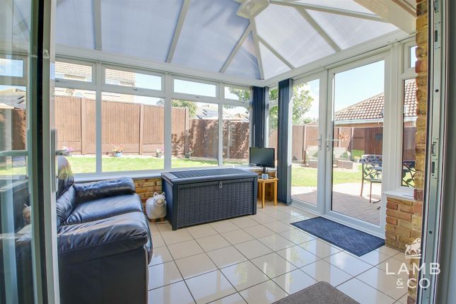 10, Highlands Grove, Clacton-On-Sea photo 3
