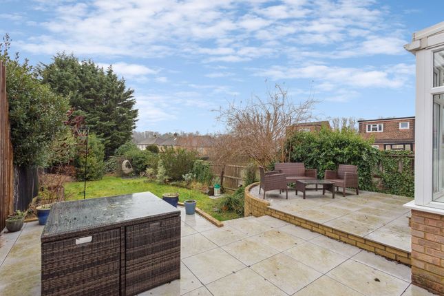 64 Baldwins Lane, Rickmansworth photo 2