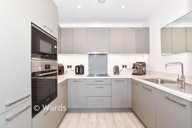 2, Walters Close, Snodland photo 4