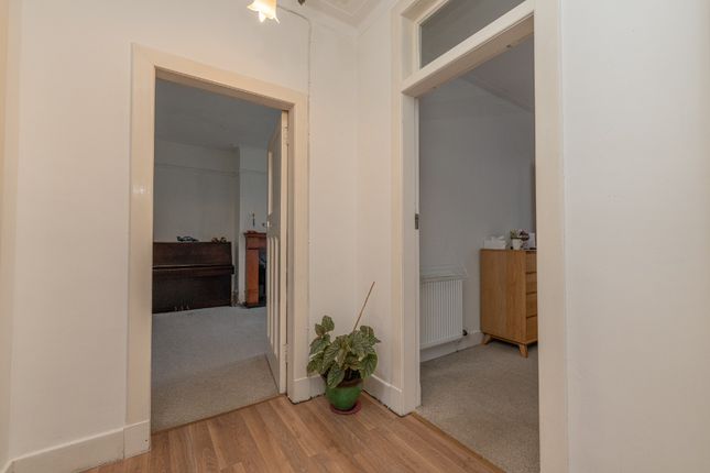 FLAT 1, 19, Comely Bank Grove, Edinburgh photo 4