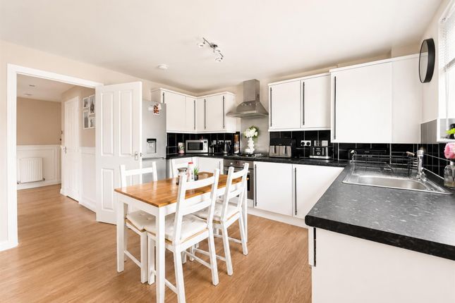 10, Ribble Gardens, Fareham photo 3