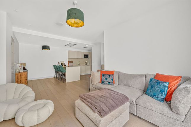 38 Heath Drive, London photo 2