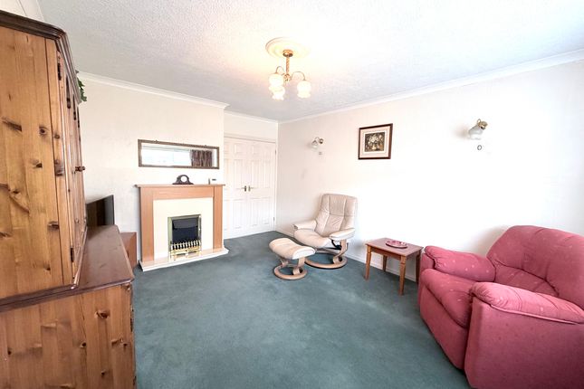 12 Oakfield Crescent, Pontypridd photo 2