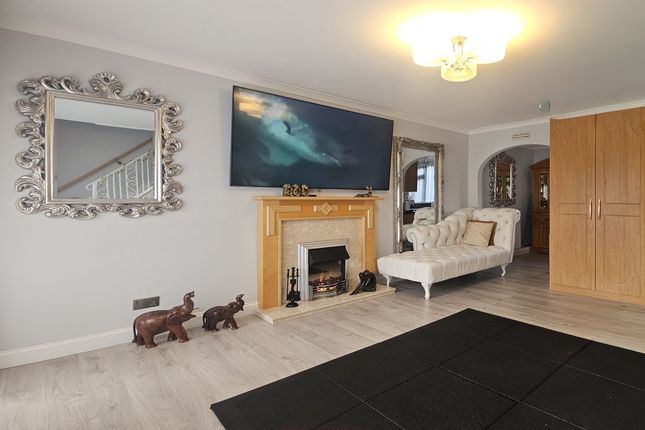 52, Milton Road, Ickenham photo 4
