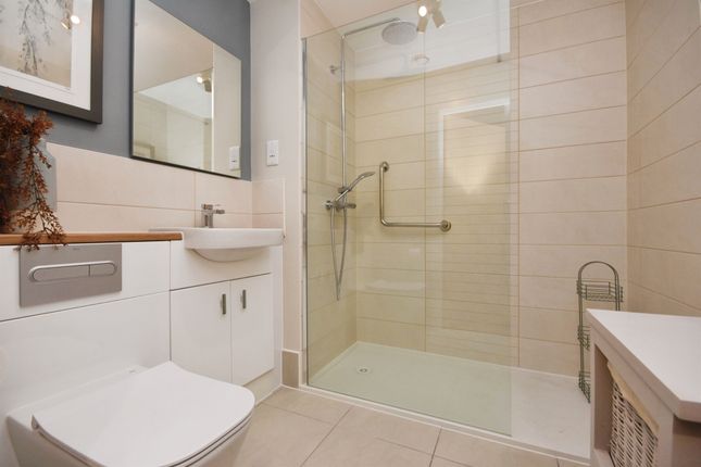 Flat 8, Walter House, 31, Rainsford Road, Chelmsford photo 5
