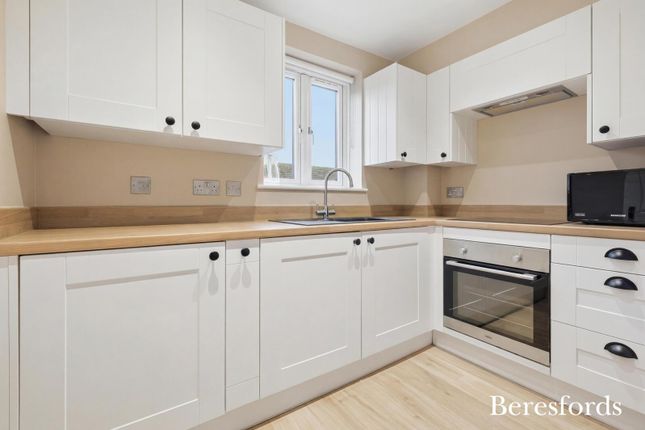 5, Melba Court, Chelmsford photo 2