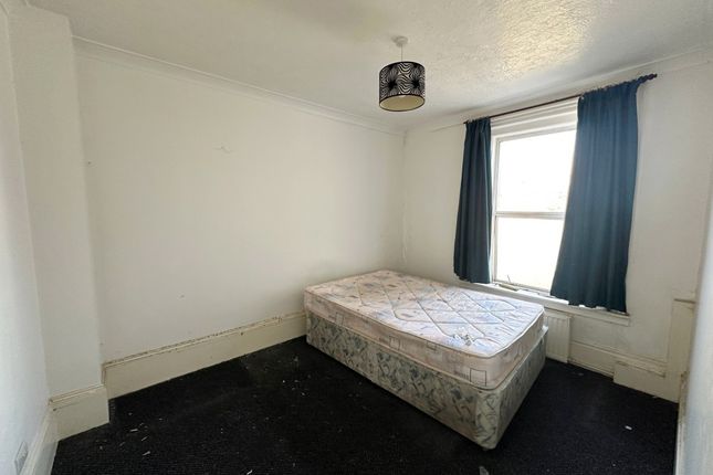 Flat 3, 104 Seaside Road, Eastbourne photo 5