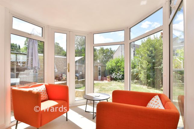 34, Fairlight Cross, Longfield photo 4