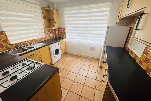 17, Garden Close, Northolt photo 3