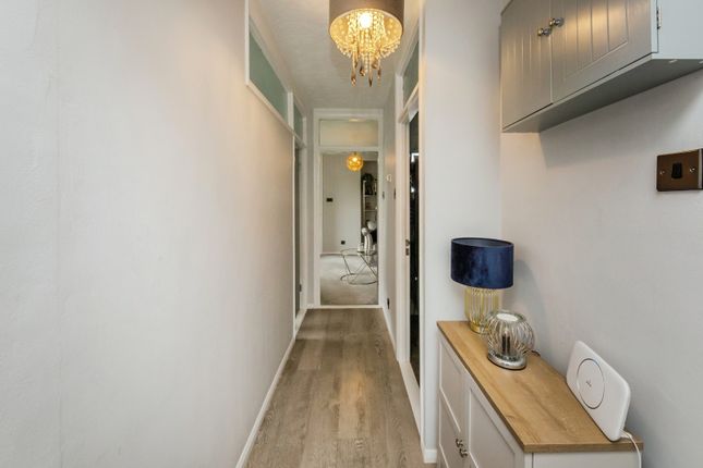 42 Willow Court,, Abbey Road, Cheshire photo 2