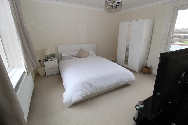 34 Alphington Road, Exeter photo 4